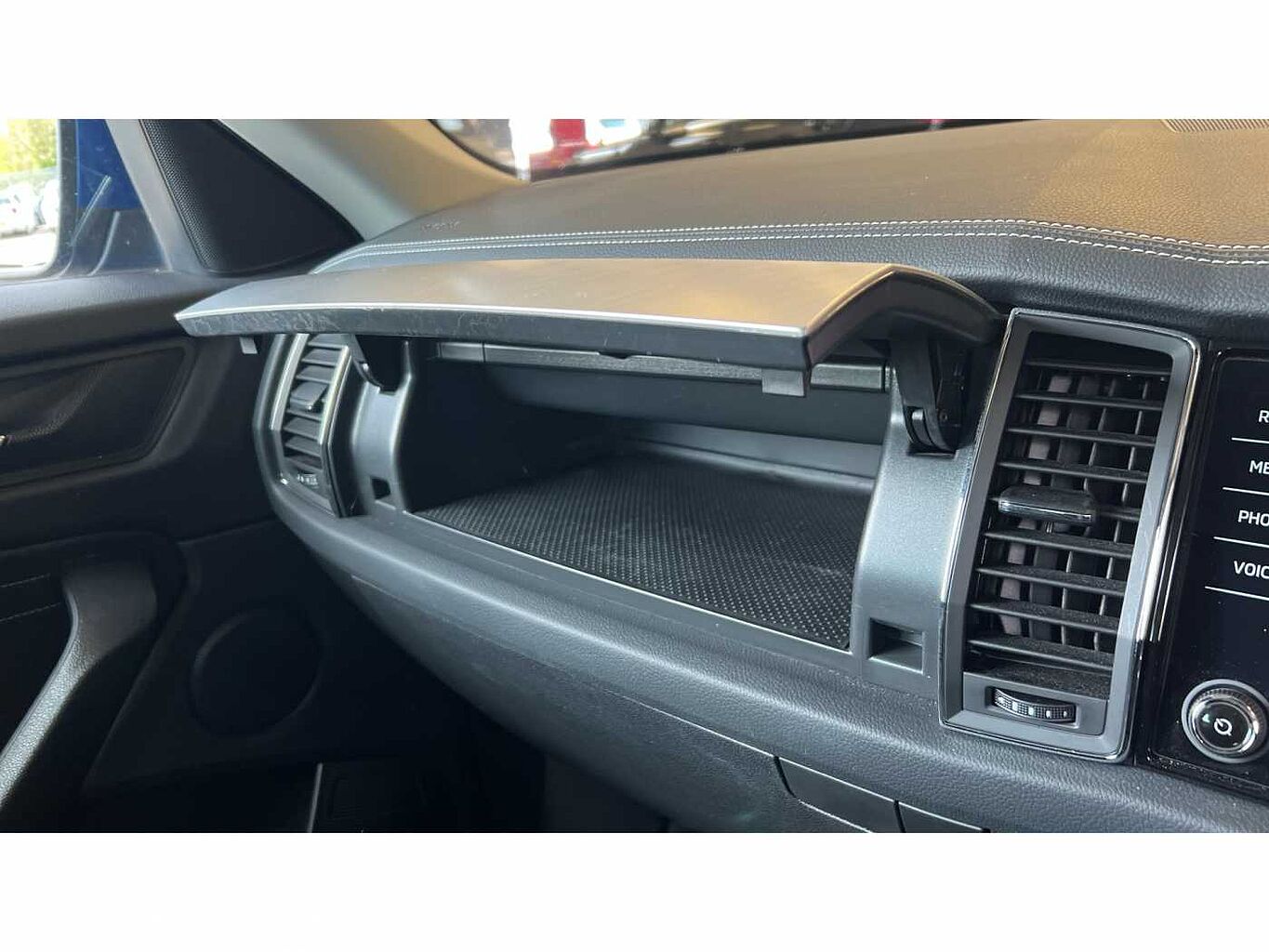 SKODA KODIAQ 1.5 TSI SE Drive 5dr DSG [7 Seat]