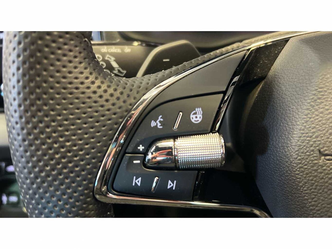 SKODA Karoq SUV 1.5 TSI (150ps) SportLine ACT