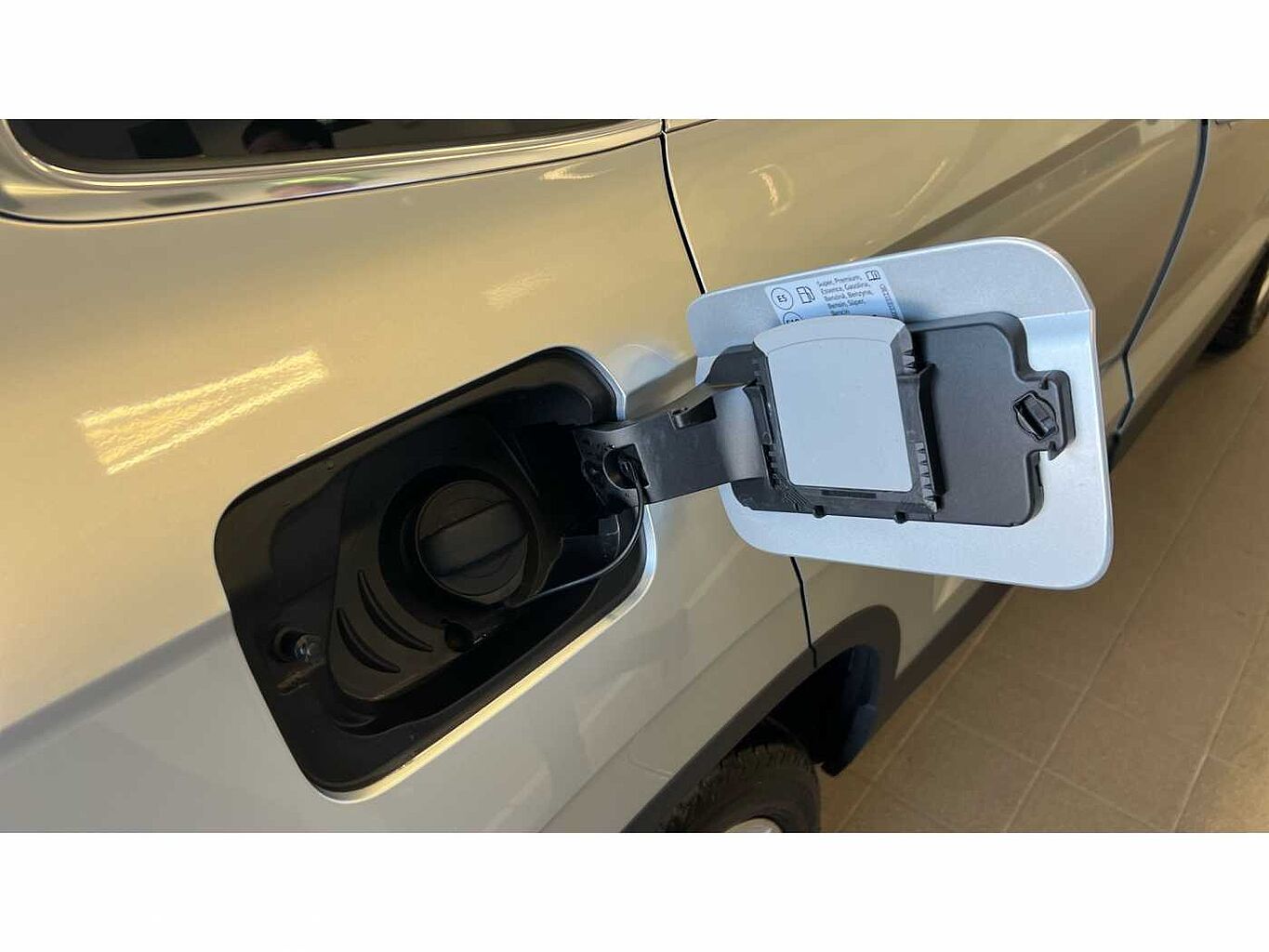 SKODA KAROQ 1.5 TSI SE L 5dr