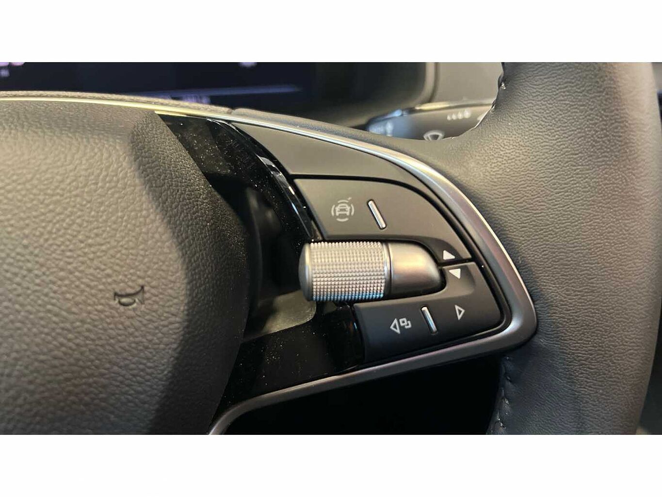 SKODA KAROQ 1.5 TSI SE L 5dr